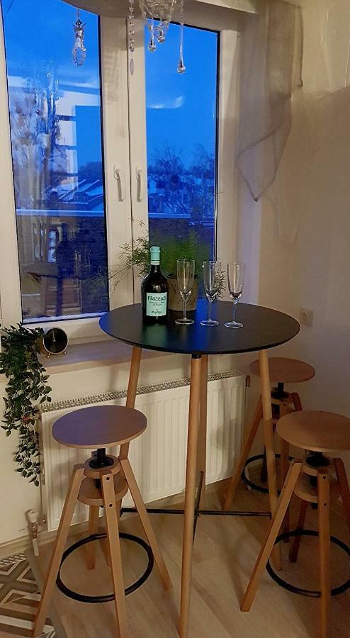 Dp Art 14 Old Town Self Check In Appartement Kaunas Buitenkant foto